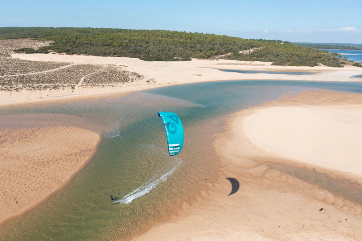 GA Kites Pure 2022 · Freestyle and wave kite · 10m · Advanced level