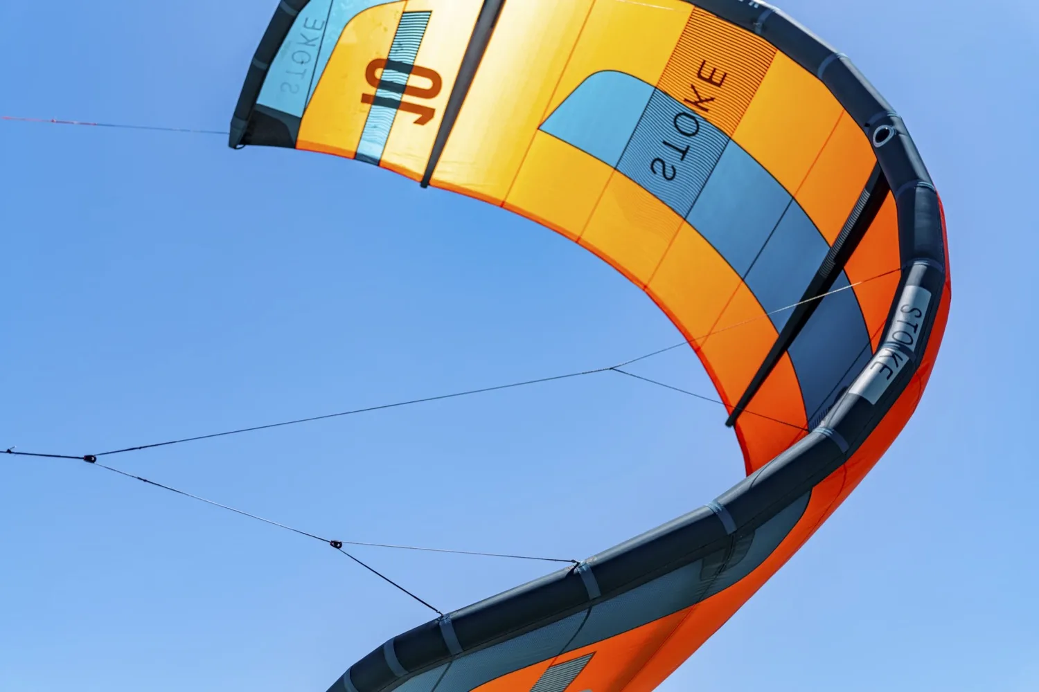 Flysurfer Stoke 4 · Freestyle / big air · Pop explosivo