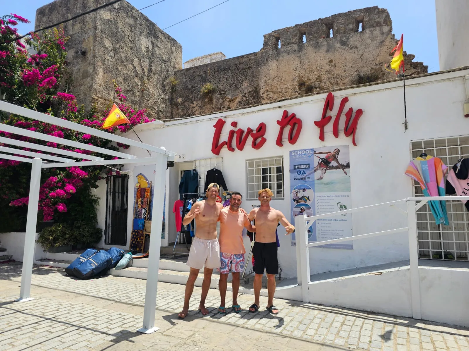 Fachada de la tienda Kitesur en Tarifa