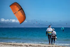 curso de kitesurf Clases de kitesurf en Playa de Valdevaqueros, punta paloma Tarifa